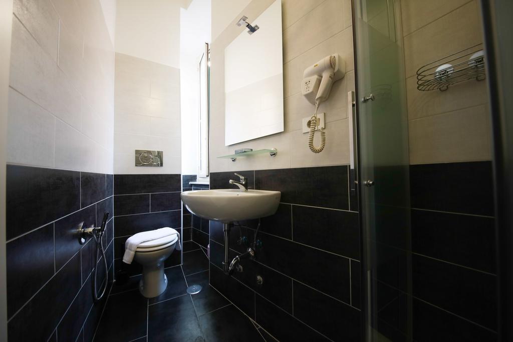 Hotel Pisa โรม ภายนอก รูปภาพ