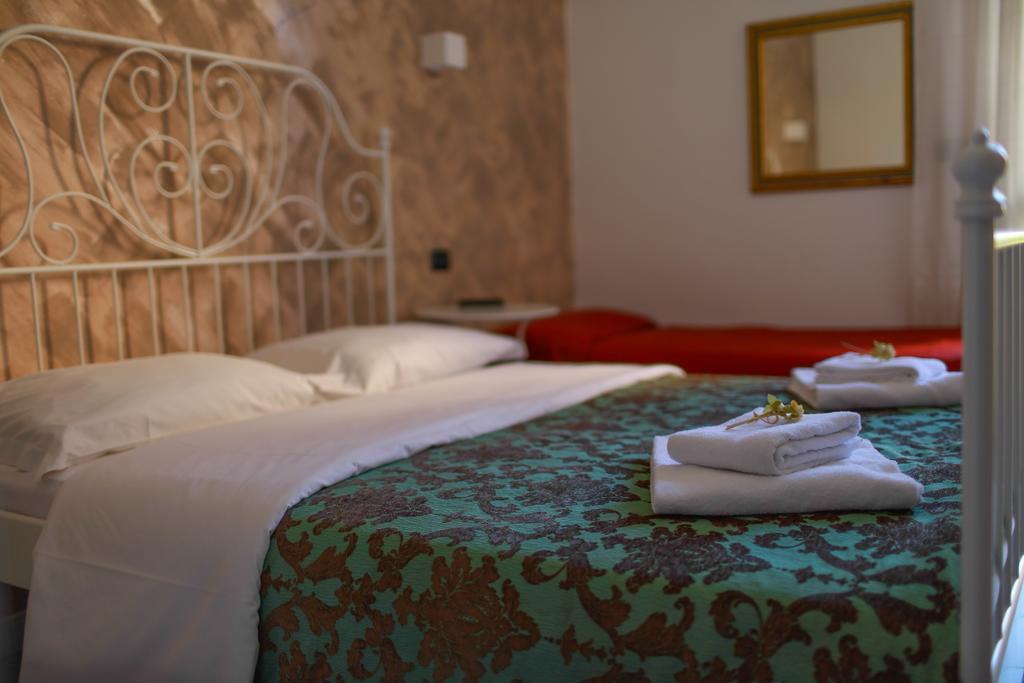 Hotel Pisa โรม ภายนอก รูปภาพ