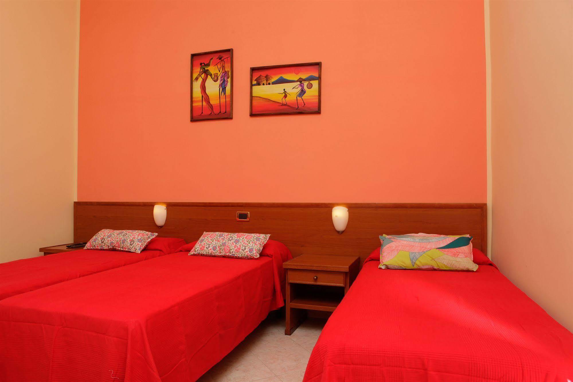 Hotel Pisa โรม ภายนอก รูปภาพ
