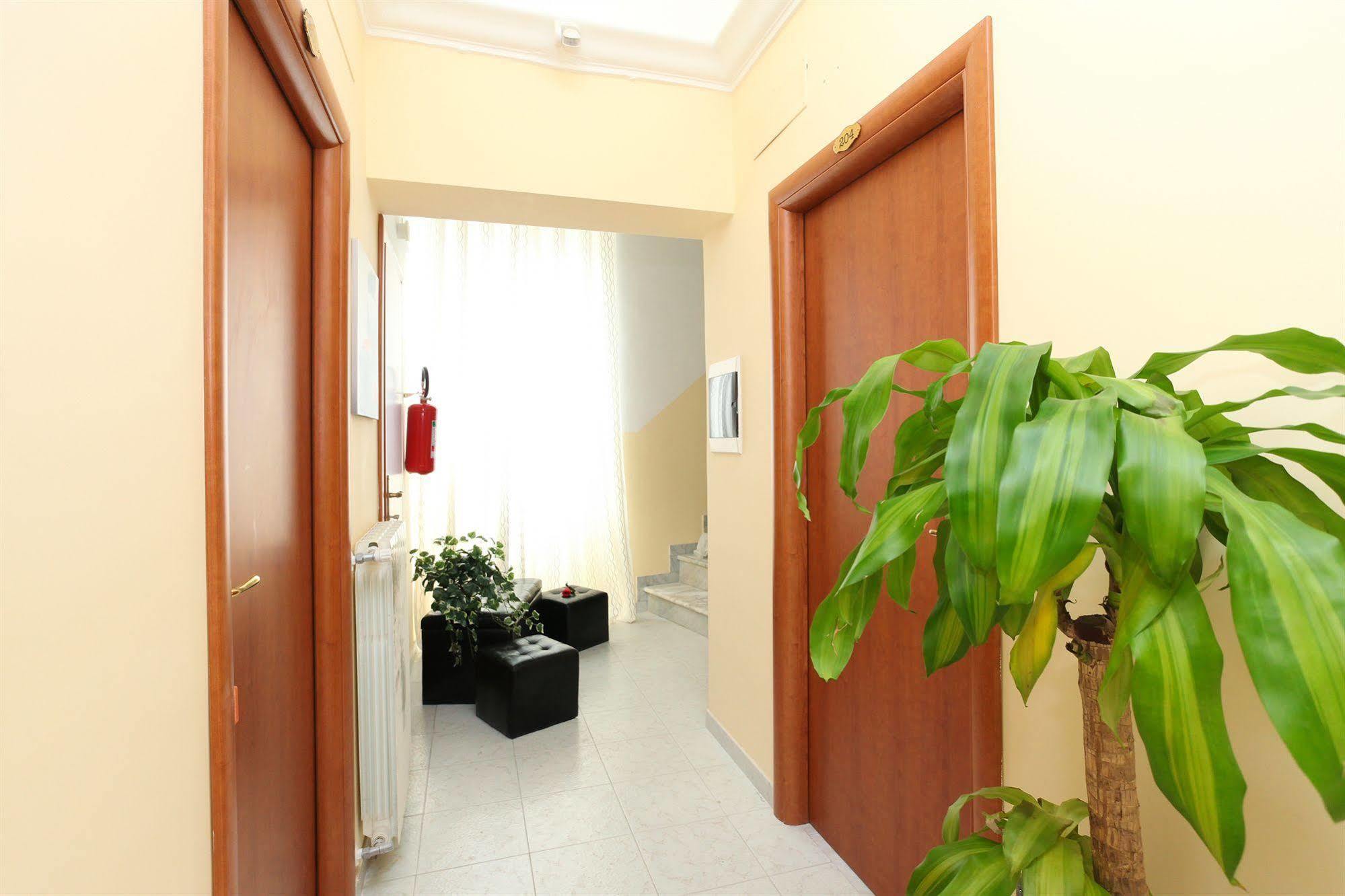 Hotel Pisa โรม ภายนอก รูปภาพ